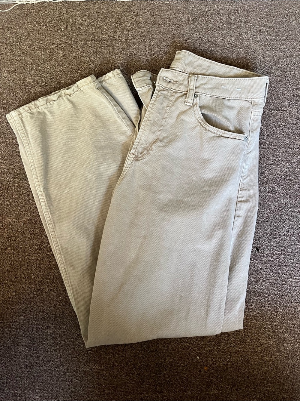 GAP High-Rise Jeans in Light Khaki